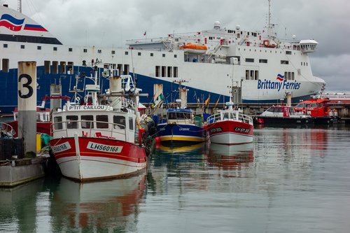 port  boat  harbour