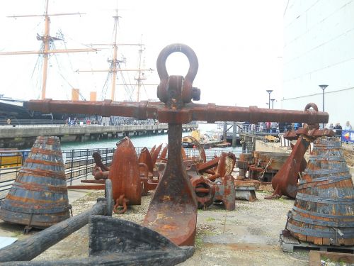 port iron rusted