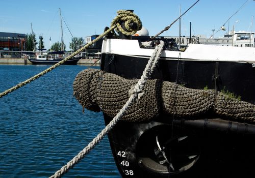 port boats ropes