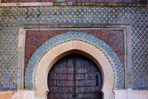 portal moroccan tiles