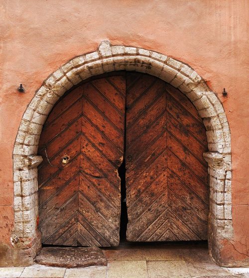 portal archway historically