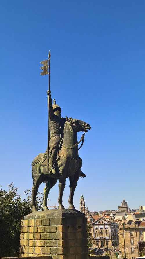 porto statue landmark