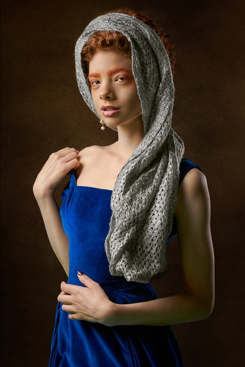 portrait  girl  shawl