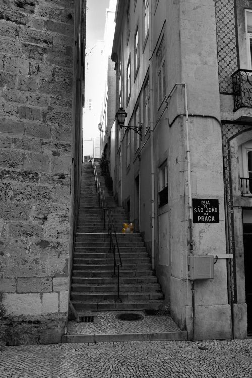 portugal lisbon alley