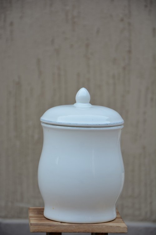 pot  earthenware  white