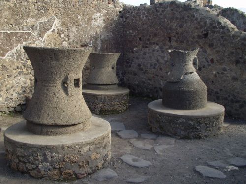 pots vessels old