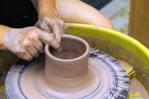 potters wheel  ceramics  wheel throwing