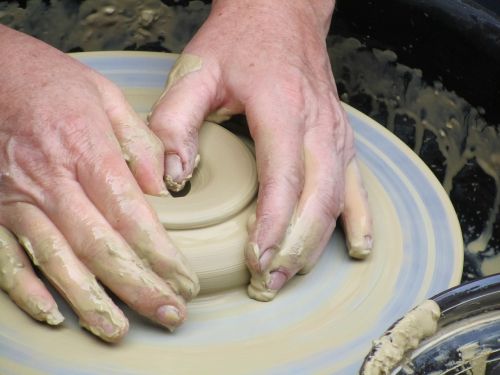 pottery potter's wheel crock
