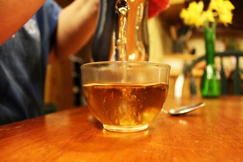 pouring tea bar