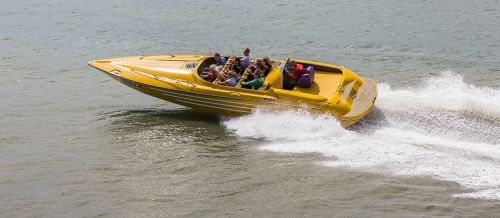 powerboat speedboat motorboat