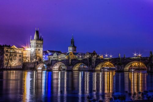 prague charles bridge vltava