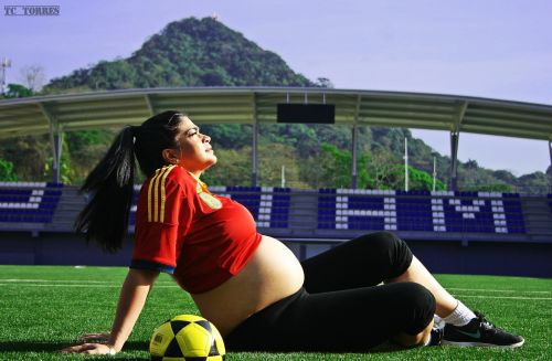 pregnancy football maracana stadium