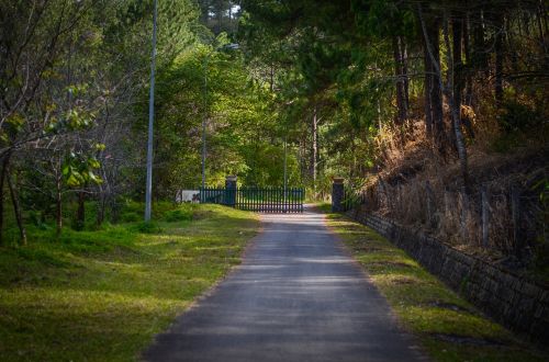 private road village