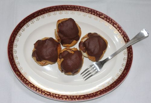 profiteroles choux pastry chocolate