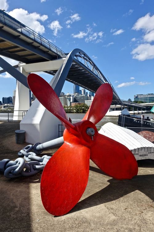 propeller red ship