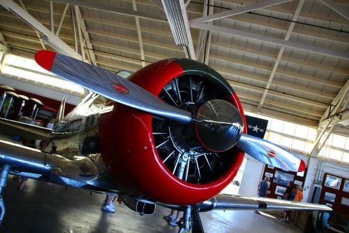 propeller airplane aircraft