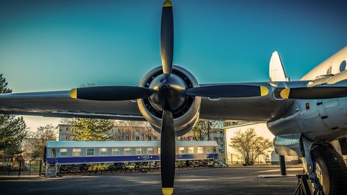 propeller  aircraft  wing