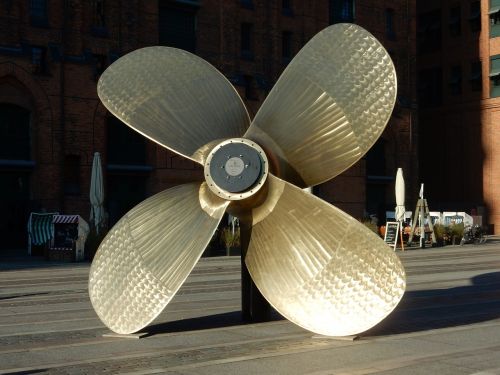 propeller large shiny