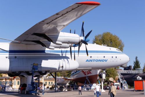 propeller plane antonov technology