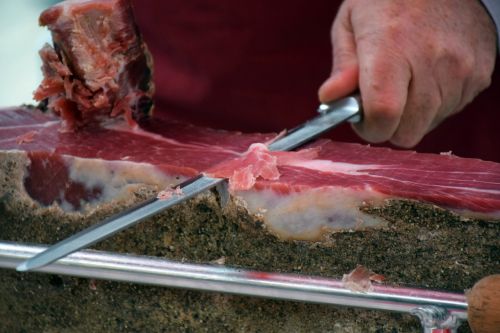 prosciutto meat cutting