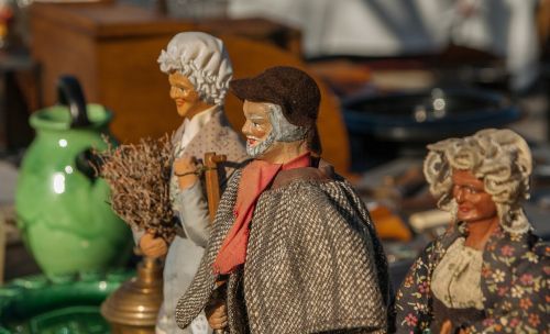 provence flea market santons