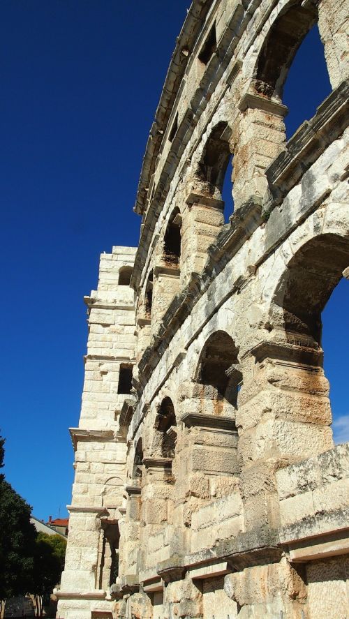 pula amphitheater rome