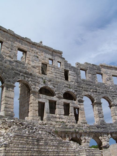 pula croatia colosseum