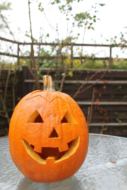 pumpkin carving halloween