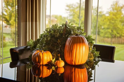 pumpkins fall table