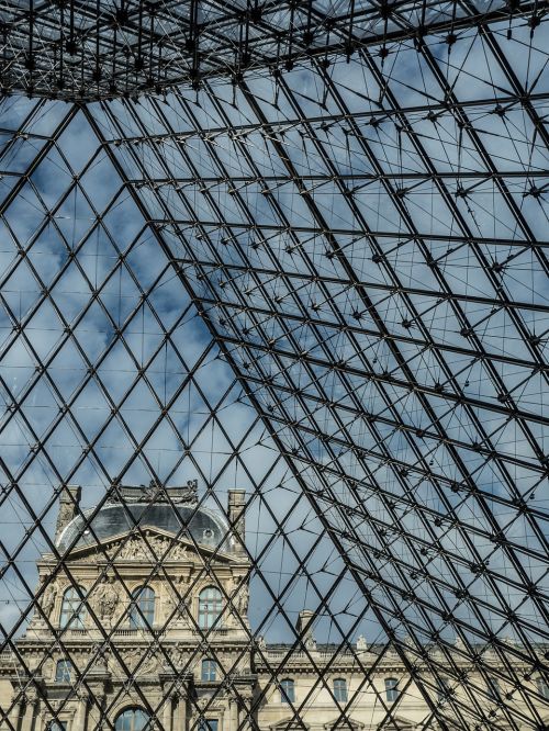 pyramid louvre glass