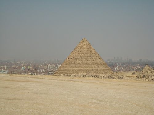 pyramid egypt sandy