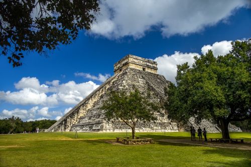 pyramid kukulcan maya