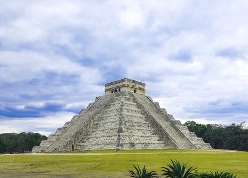 pyramid  travel  architecture