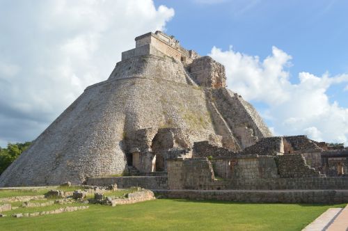 pyramid mexico maya