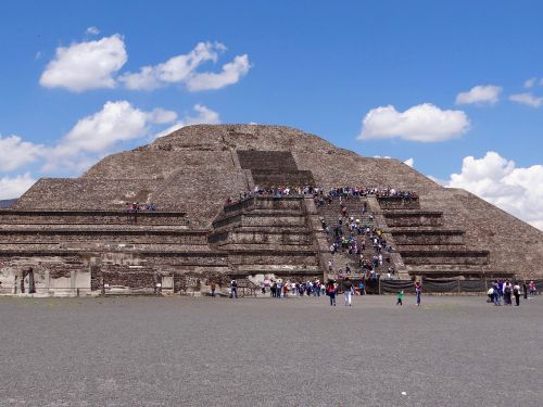 pyramids teotihuacan aztec