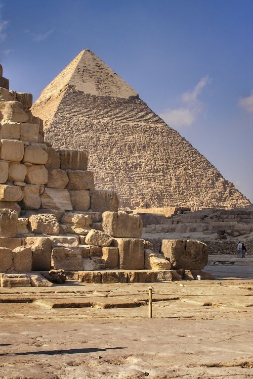 pyramids giza egypt