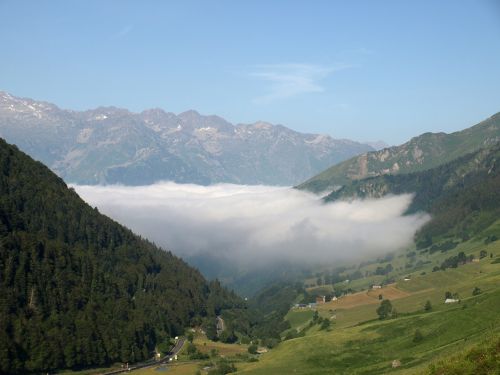 pyrenees mist inversion