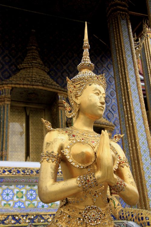 queen buddhist thailand