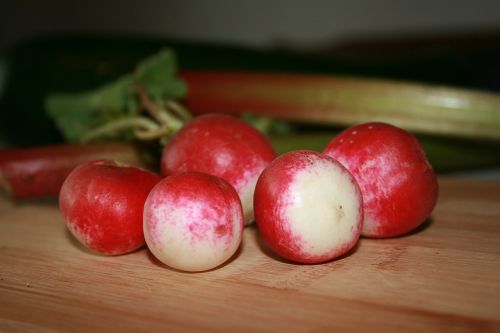 radishes vegetables market
