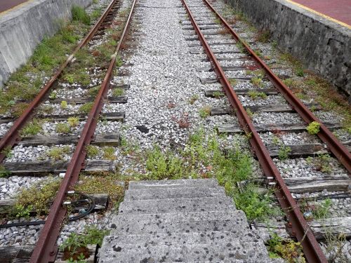 rails train abandonment