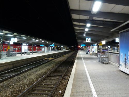 railway station platform train