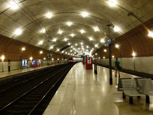 railway station dark gleise