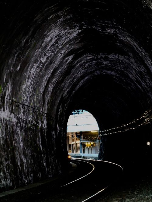 railway tunnel gleise tunnel