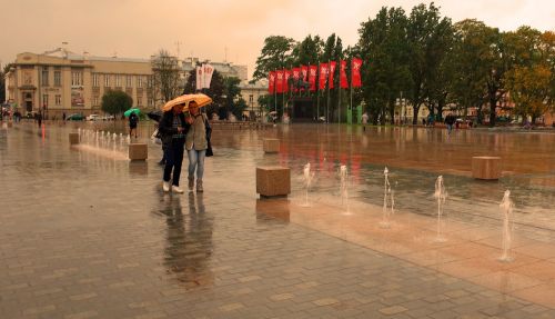 rain autumn fountain