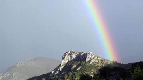 rainbow mountain pego
