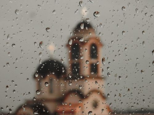 raindrops window blurred