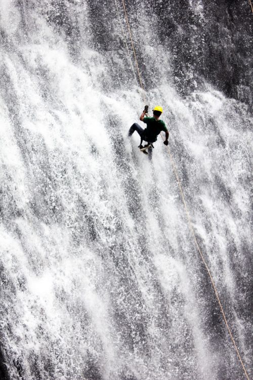 rappelling waterfall adventure