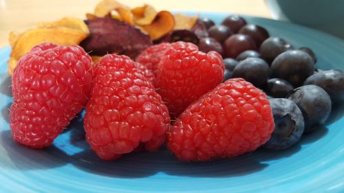 raspberry blueberries healthy