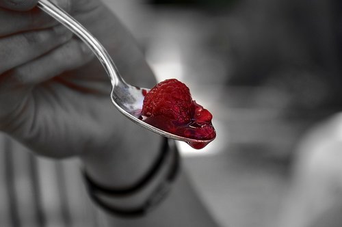 raspberry  spoon  red