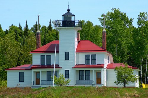 raspberry island light  wisconsin  lighthouse